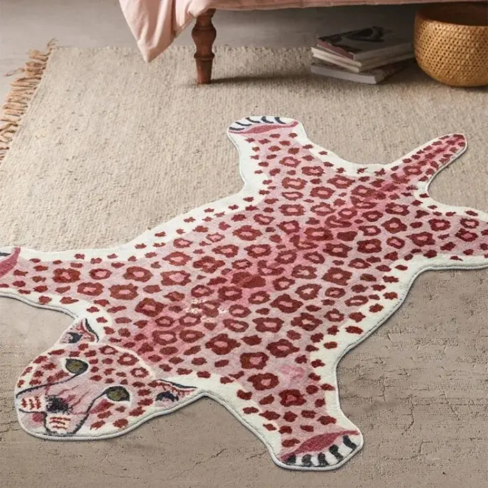 Tapis à motif léopard sauvage VIKAMA - Conception de griffes