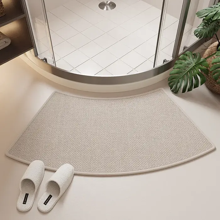 Tapis de bain incurvé en lin avec support en caoutchouc