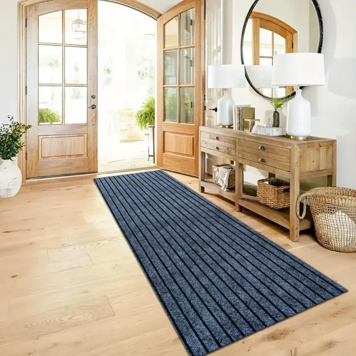 Les tapis rayés sont antidérapants et faciles à nettoyer