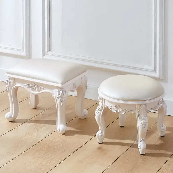Chaises de salon du Moyen Âge