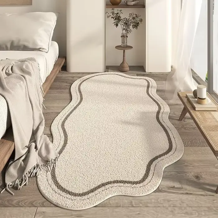 Tapis irrégulier style crème