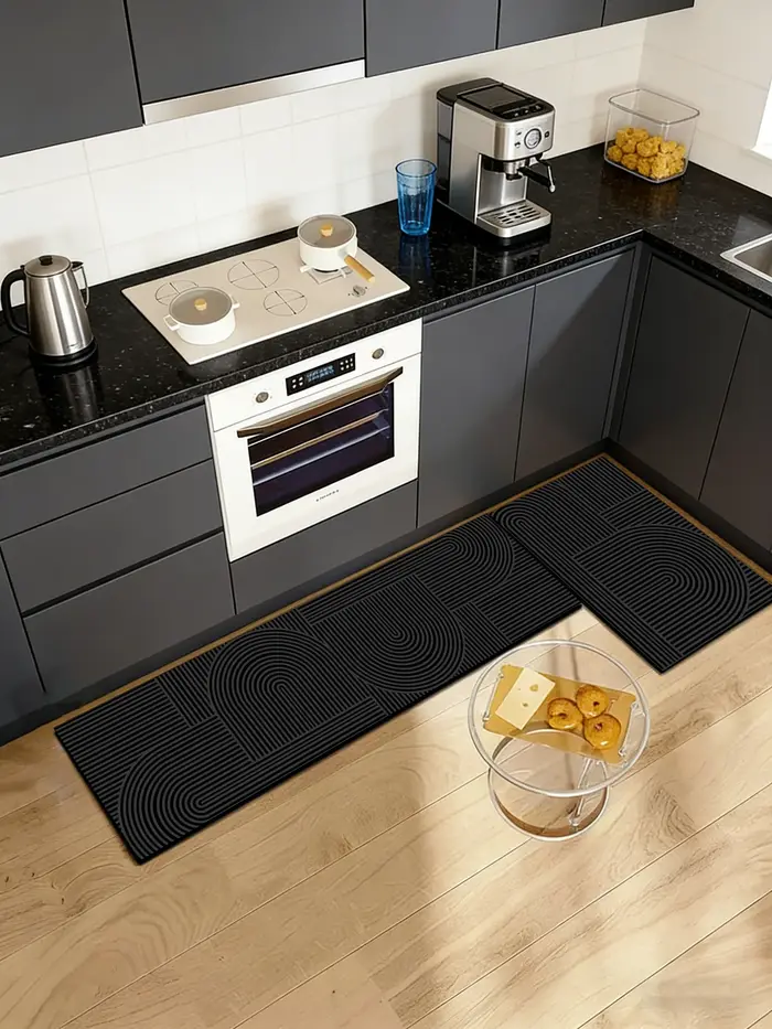 Nouveaux tapis de cuisine et de salle de bain modernes avec base noire et motifs géométriques