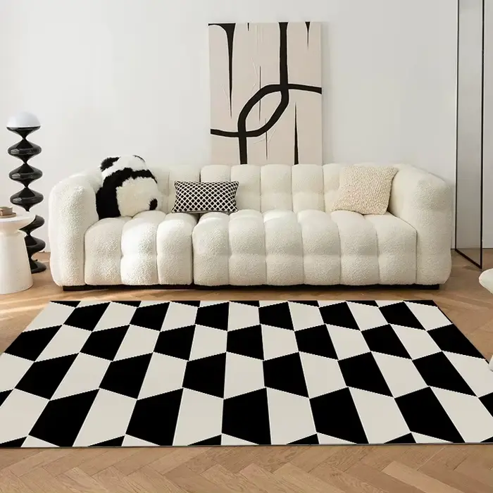 Tapis moelleux en damier noir et blanc