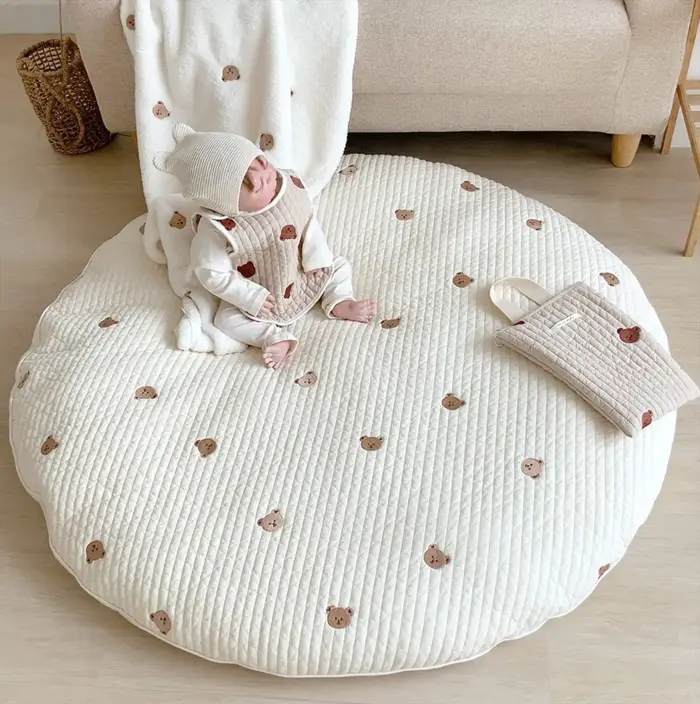 Tapis Circulaire en Polymères Lavables et Magnifiquement Brodés pour Bébé