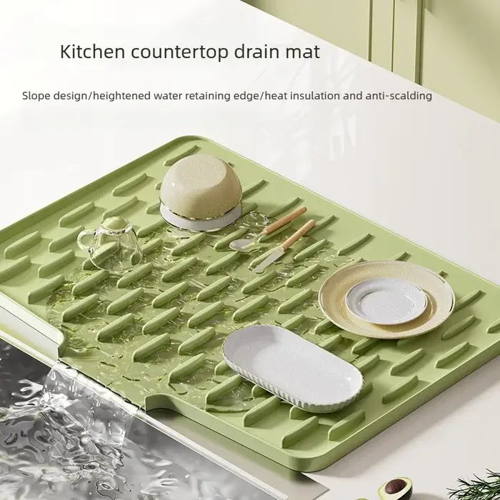 Tapis de séchage en silicone pour évier de cuisine avec pente de drainage pour vaisselle