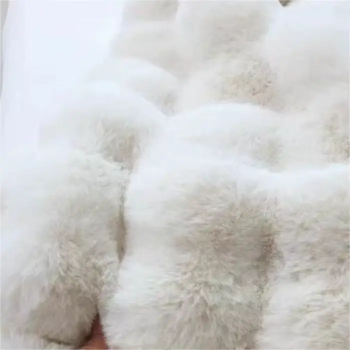 Tapis en fourrure de lapin
