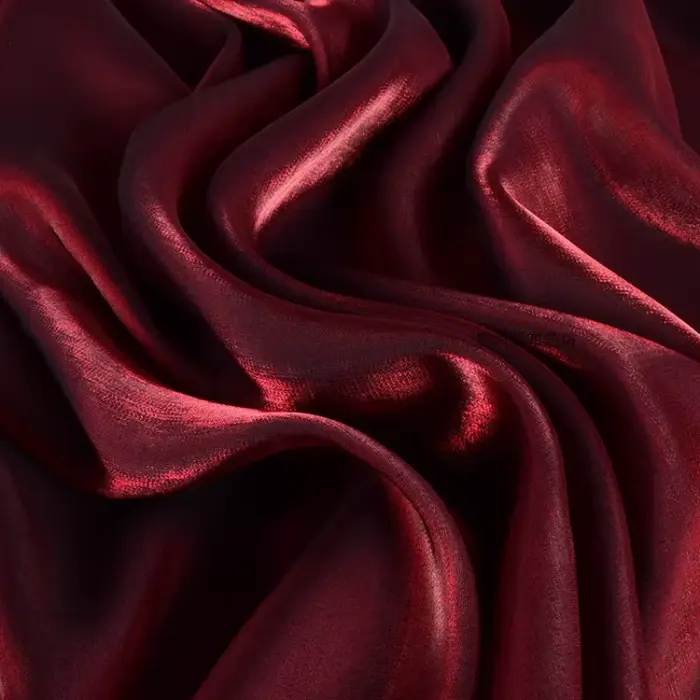 Bordeaux, satin de coton en soie glacée bicolore qui change de couleur