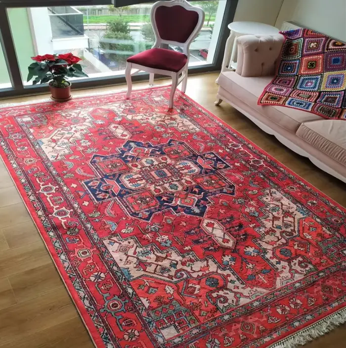 Tapis de style afghan rouge foncé