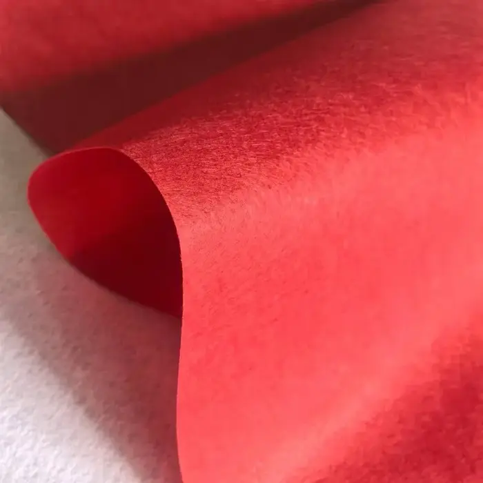 Tapis rouge jetable, idéal pour les mariages