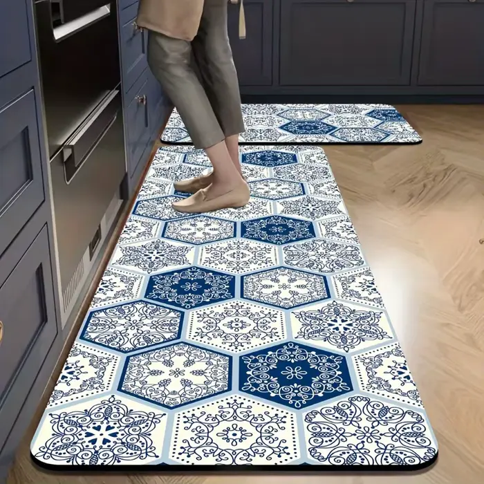 Tapis de cuisine hexagonal bleu et blanc VIKAMA Mediterranean