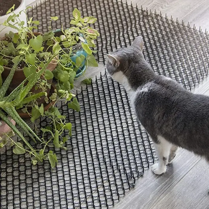 Tapis de jardin répulsif pour chats et chiens