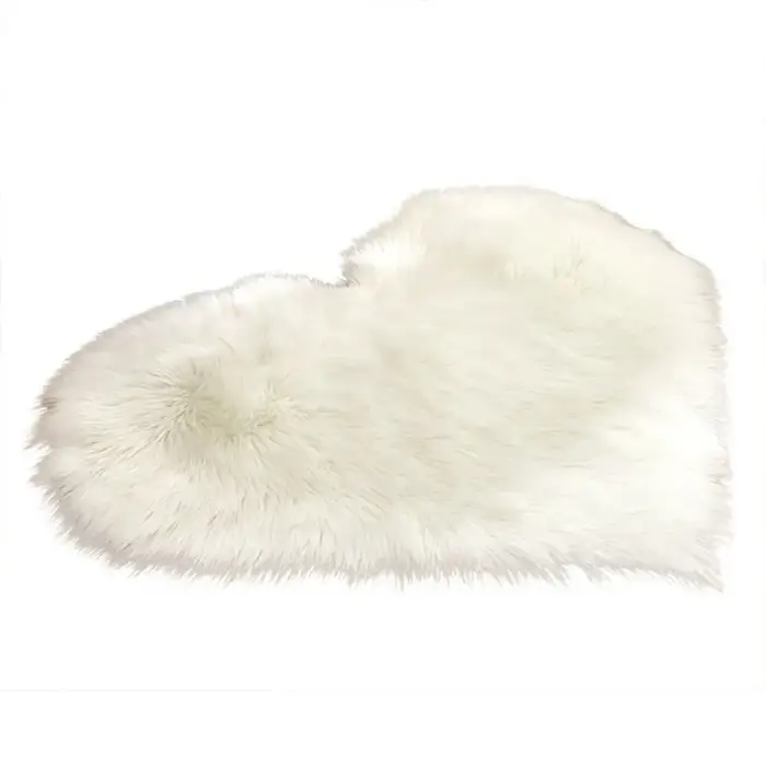 Tapis Shaggy en forme de cœur en fausse laine lavable