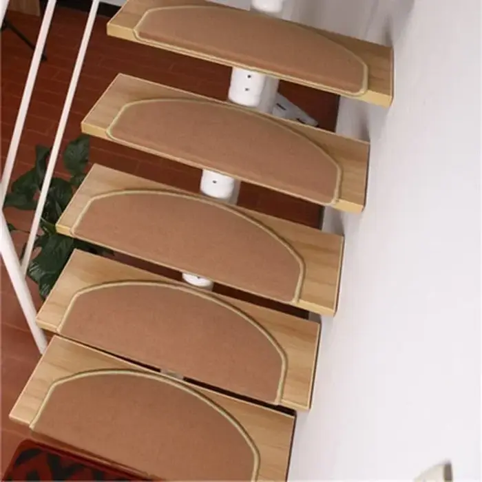 Tapis auto-adhésif antidérapant pour escaliers