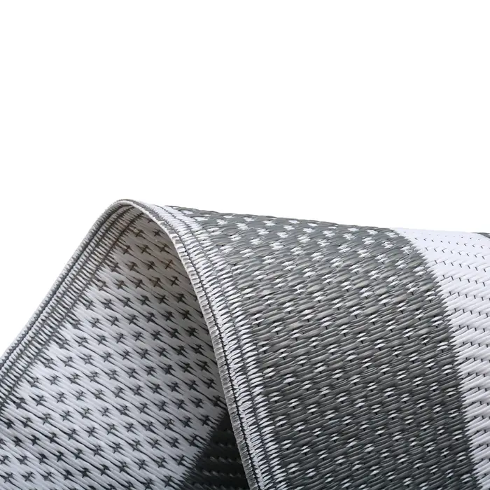 Tapis d'extérieur 6' x 9' avec chevilles au sol – Matériau PP durable