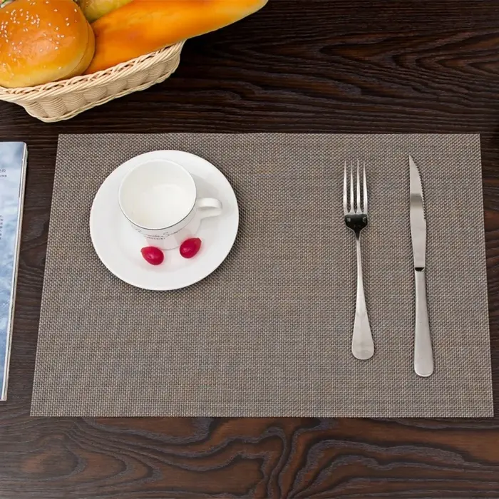 Nouveaux sets de table tissés lavables