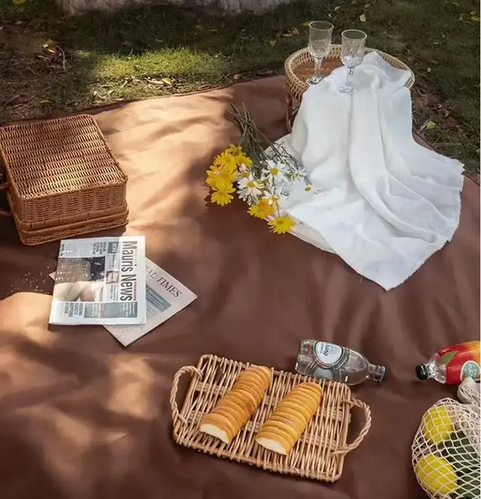 Tapis de camping imperméable durable avec tissu Oxford épais pour pique-nique de plage en plein air