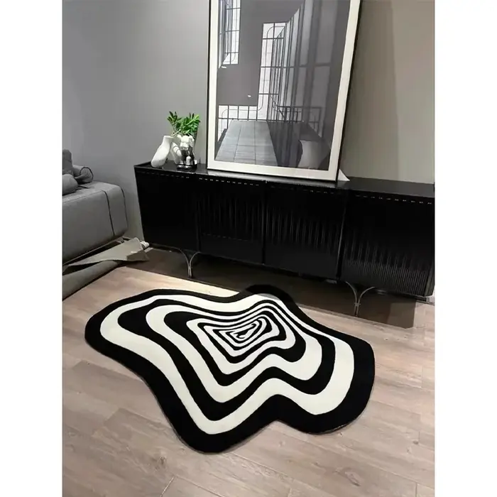 Tapis à rayures noires et blanches pour salon
