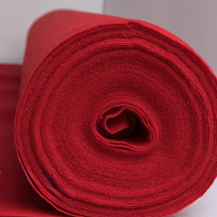 Tapis rouge jetable pour coureurs d'allée
