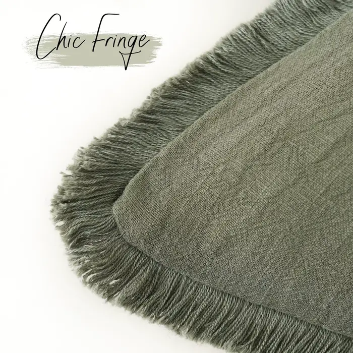 Housse de coussin lombaire décorative en lin vert olive avec franges et pompons