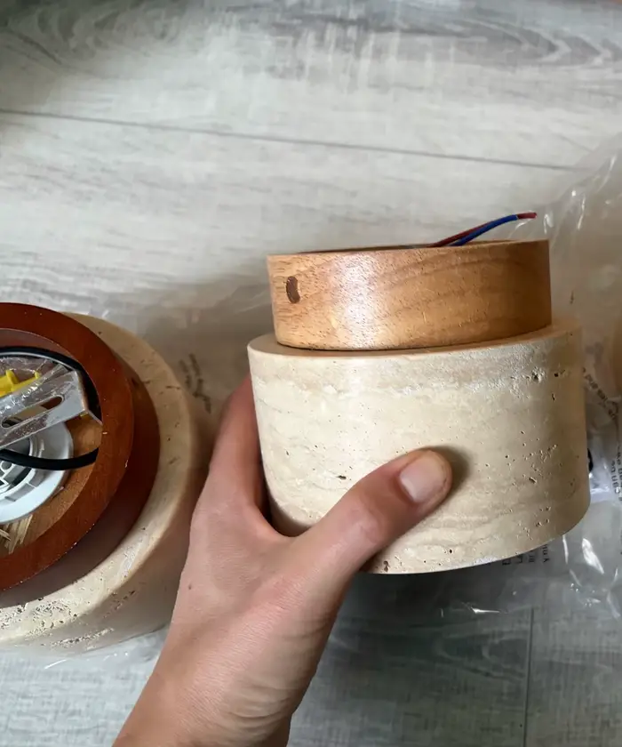 Plafonnier rond en bois travertin unique