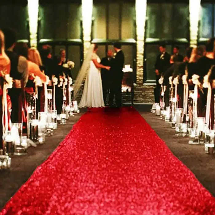 Tapis rouge pour décoration d'allée de mariage