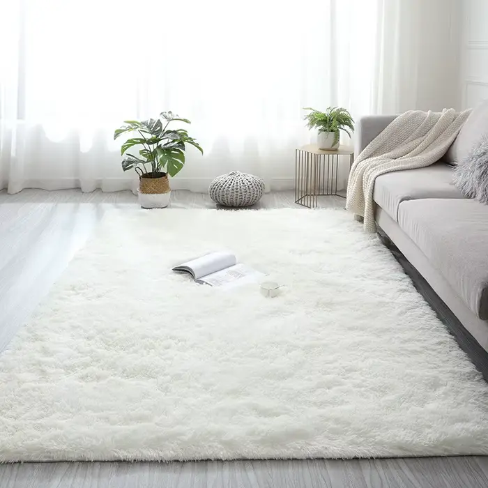 Tapis en peluche adapté au salon