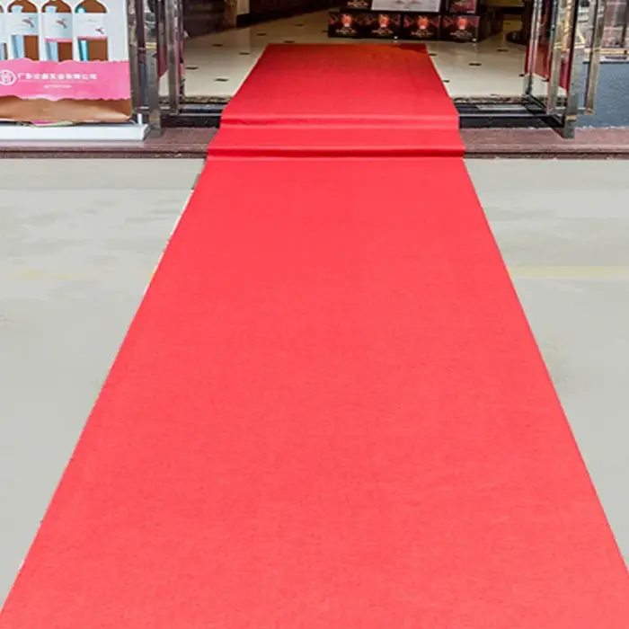 Tapis blanc de mariage