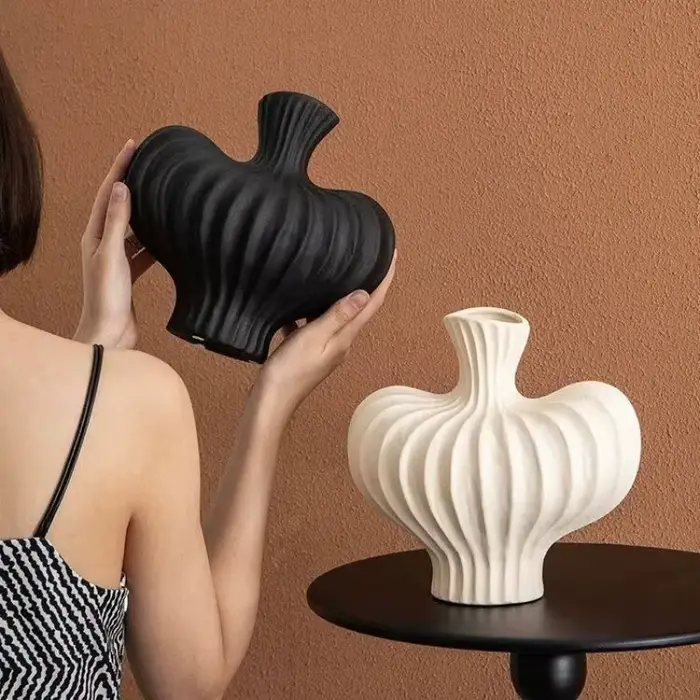 Vase nordique moderne creux pour la décoration intérieure moderne