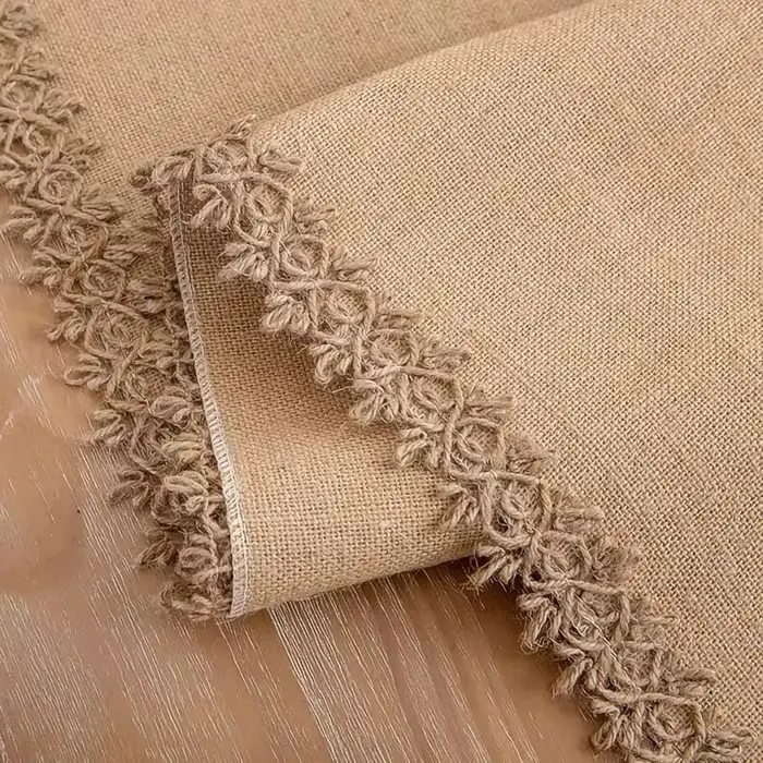 Chemin de Table en Jute Naturel avec Glands