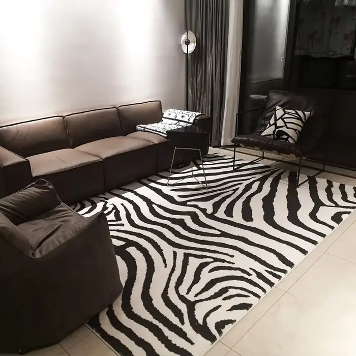 Tapis minimaliste à motif zèbre