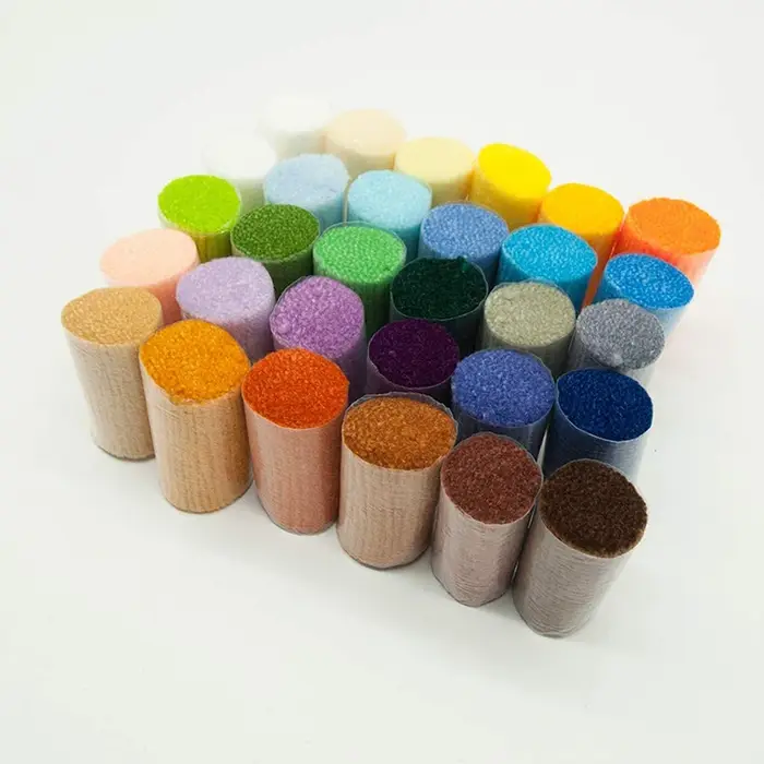 Loquet de fils de laine noués pour tapisserie