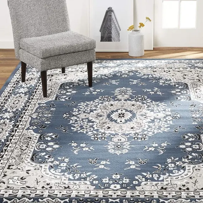 Grand tapis de style persan doux au design rétro