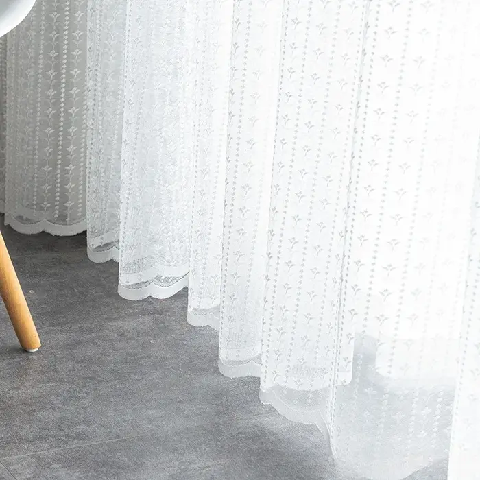 Rideaux transparents pour fenêtre blanche Simple