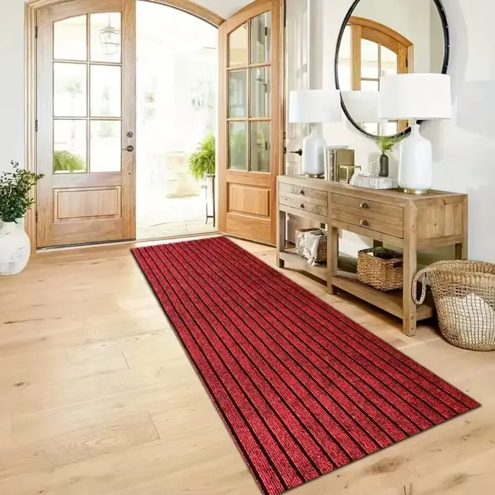 Les tapis rayés sont antidérapants et faciles à nettoyer