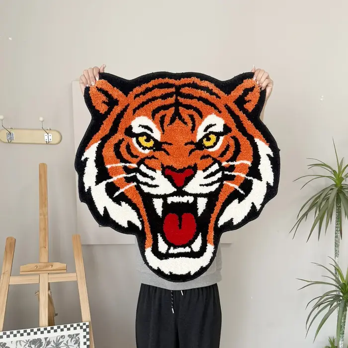 Tapis touffeté Tigre Rugissant, Tapis doux en flocage en forme de visage de tigre de dessin animé au