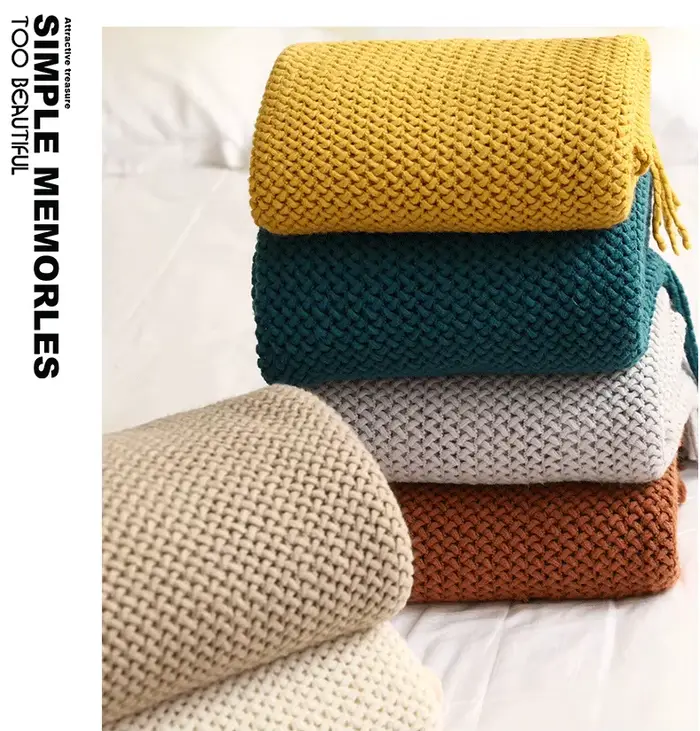 Plaids tricotés jaune moutarde pour canapé