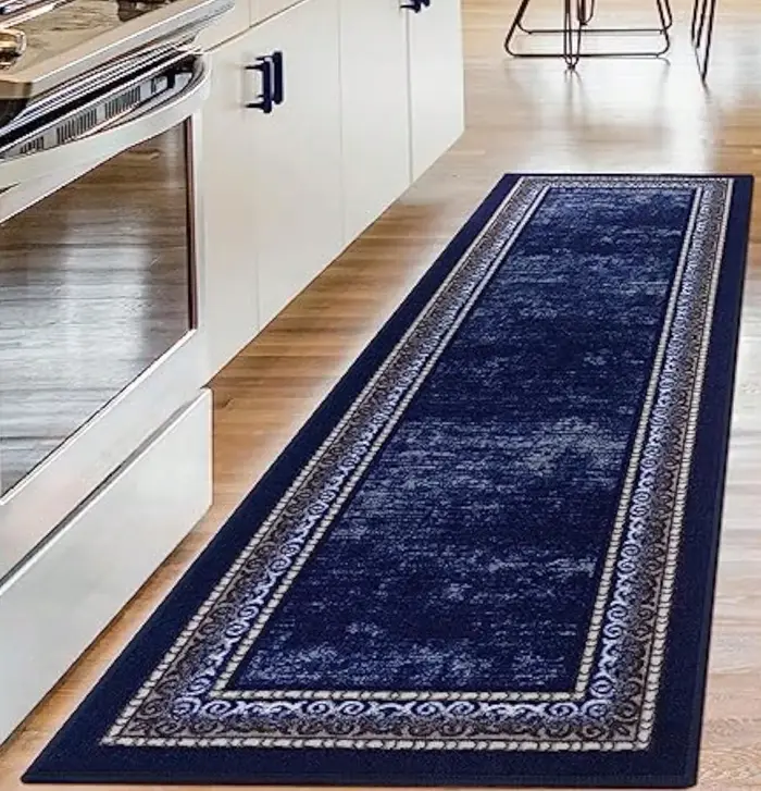 Tapis long de ton bleu