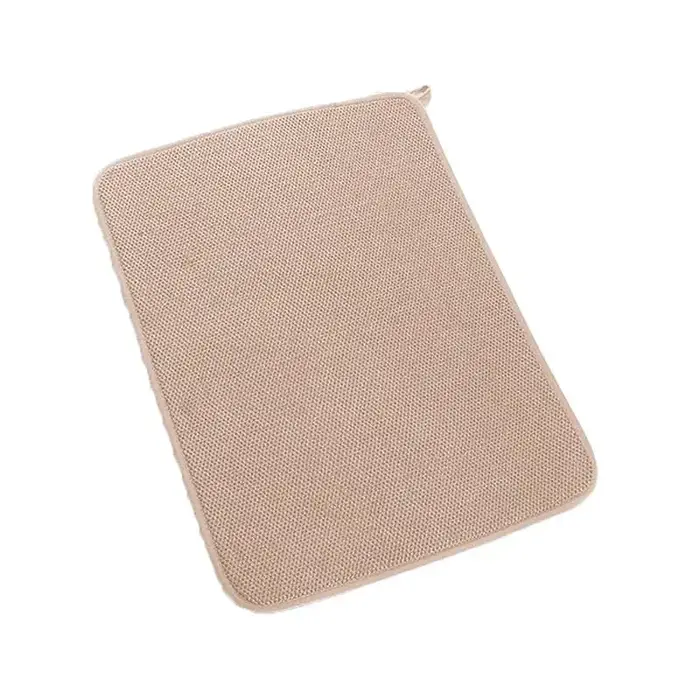 Tapis de séchage de vaisselle dans l'armoire